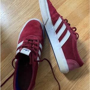 Mens Adidas maroon original campus sneaker. Size 10.5. Like new.